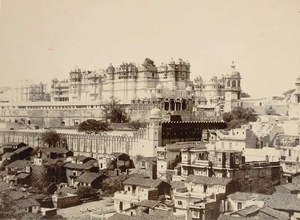 History of Udaipur - About Udaipur, Rajasthan (Old Pic of City Palace)